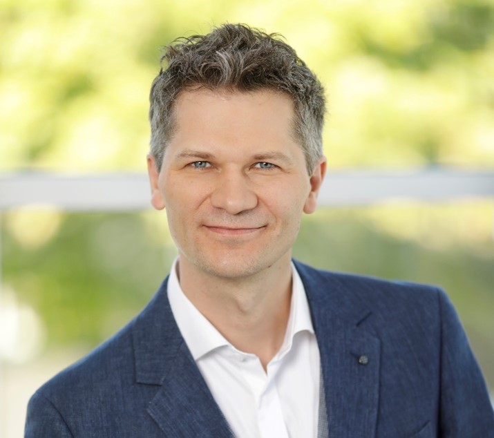 Dr Marcin Dzienis