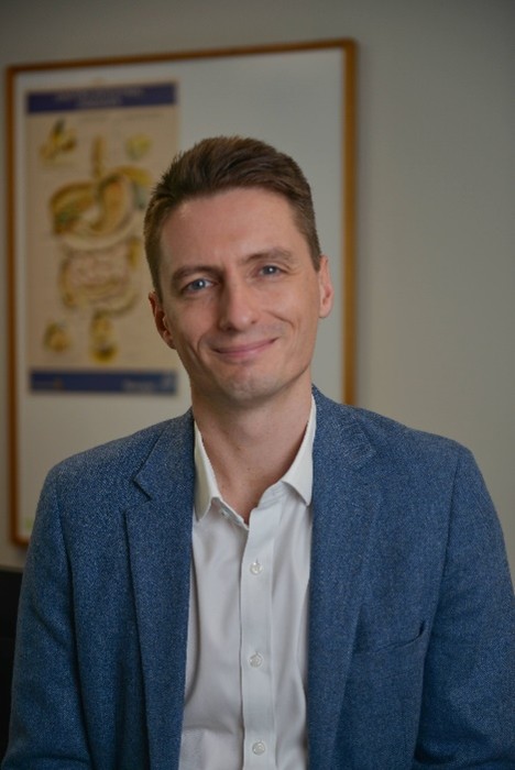Dr Alex Barnes
